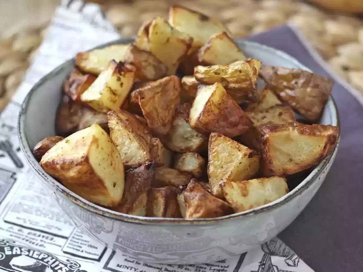 Hava fritözünde ceket patates