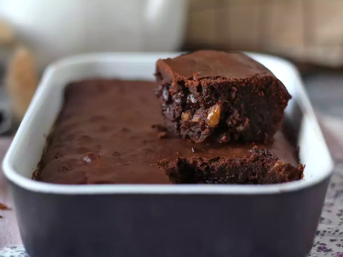 Hava fritözünde çikolatalı ve cevizli brownie - fotoğraf 5