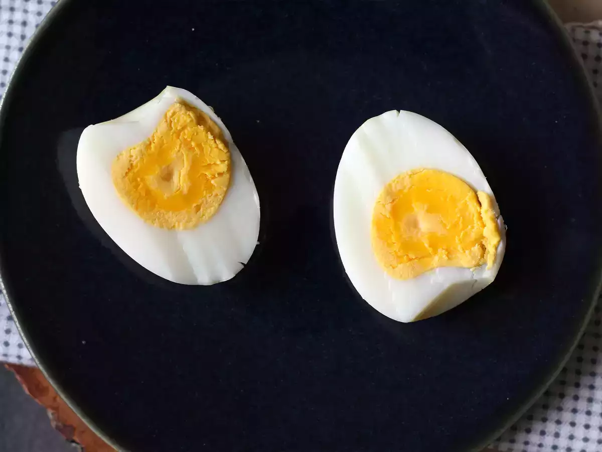 Hava fritözünde haşlanmış yumurta - fotoğraf 2