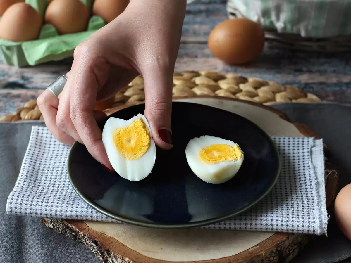 Hava fritözünde haşlanmış yumurta - fotoğraf 3