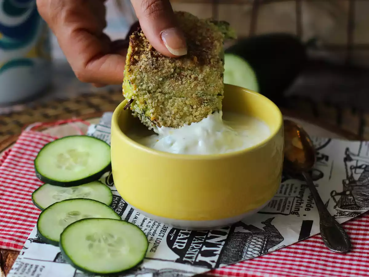 Hava fritözünde kabak ve patates burger - fotoğraf 2