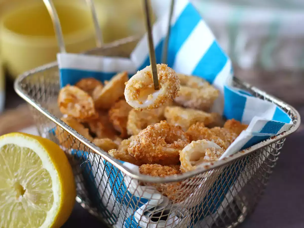 Hava fritözünde kalamar halkaları çıtır ve hafif - fotoğraf 4