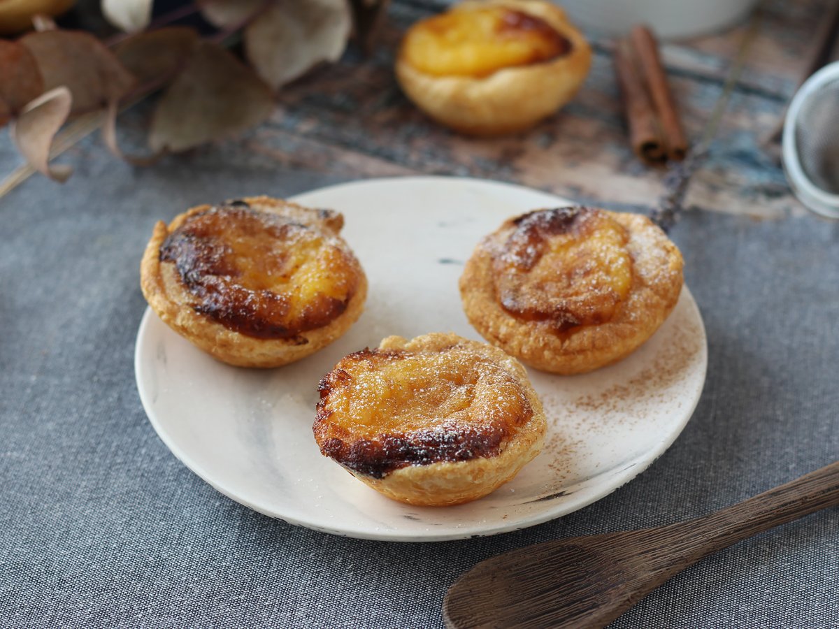Hava fritözünde pastéis de nata. Geleneksel Portekiz tatlısı için hızlı ve kolay tarif. - fotoğraf 5