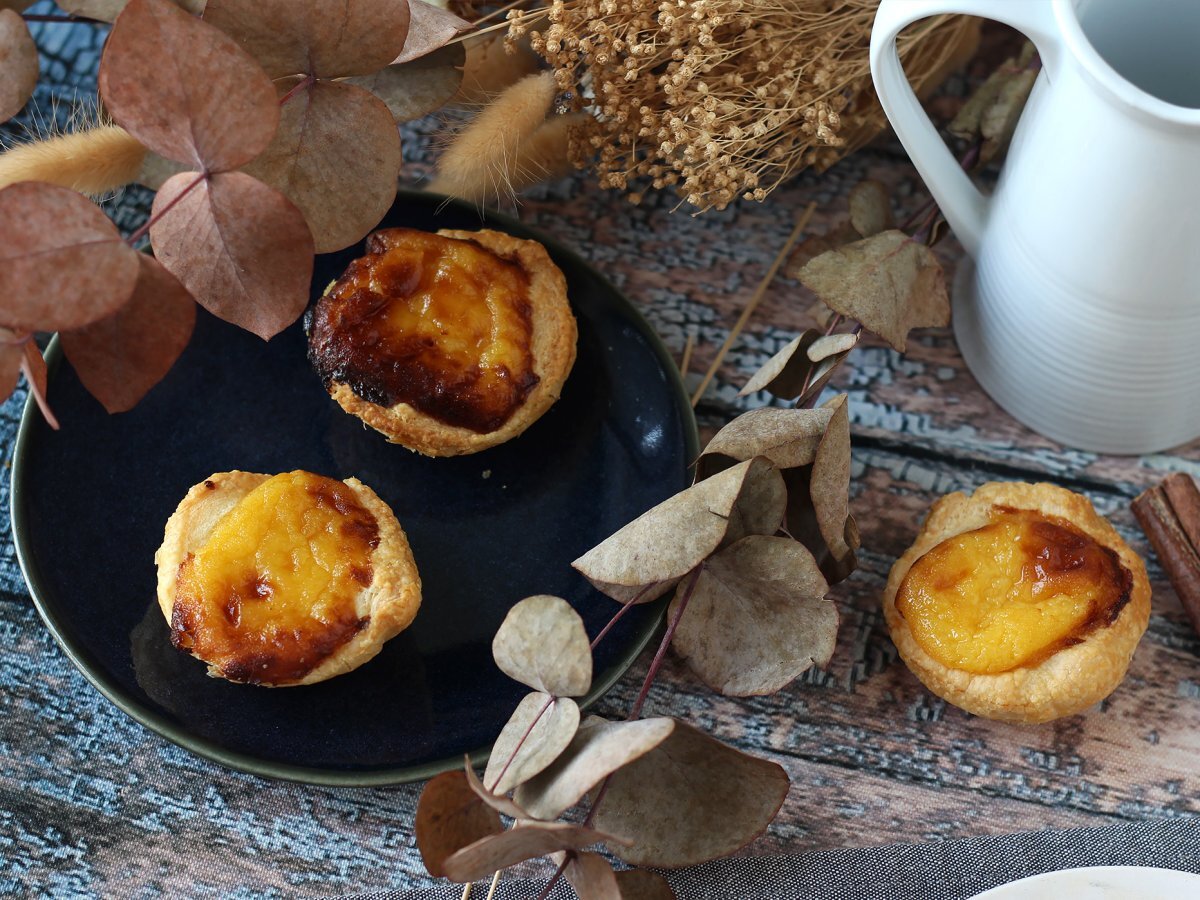Hava fritözünde pastéis de nata. Geleneksel Portekiz tatlısı için hızlı ve kolay tarif. - fotoğraf 6