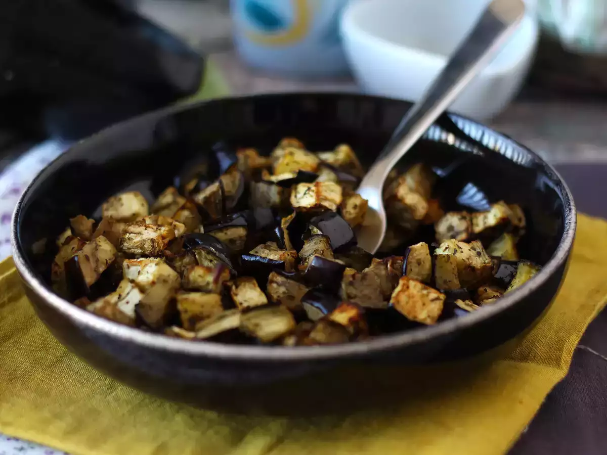 Hava fritözünde patlıcan: kısa sürede hazır olan hafif garnitür - fotoğraf 2