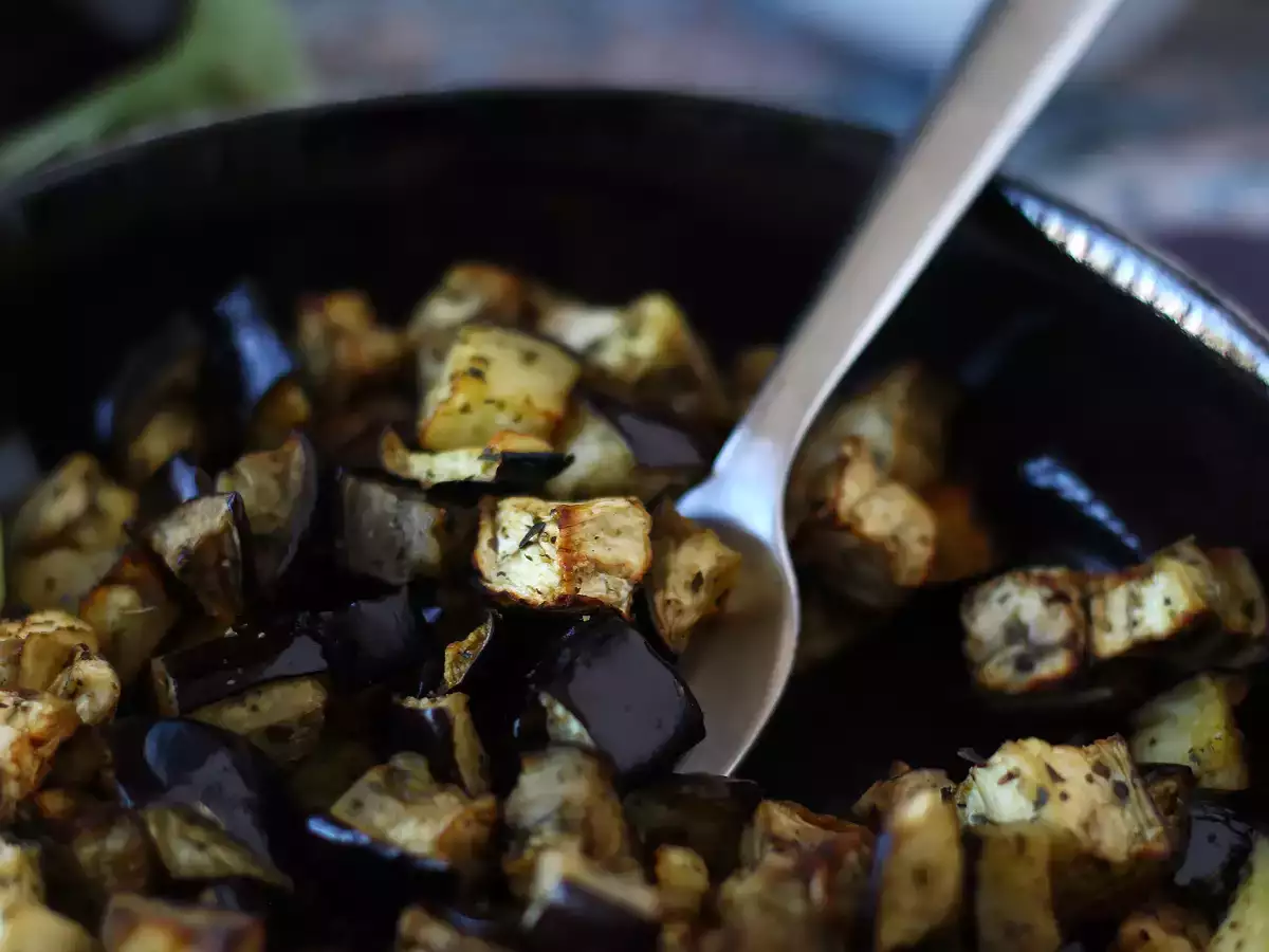Hava fritözünde patlıcan: kısa sürede hazır olan hafif garnitür - fotoğraf 4