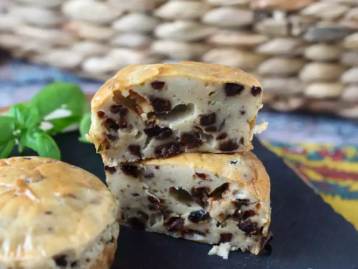 Hava fritözünde zeytinli ve Philadelphia peynirli tuzlu muffinler - fotoğraf 4