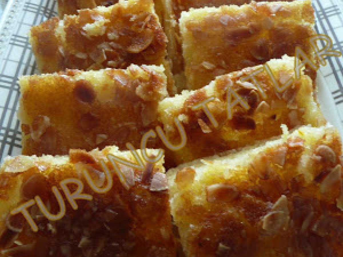 HAZIR BAKLAVA YUFKASINDAN İRMİKLİ TATLI