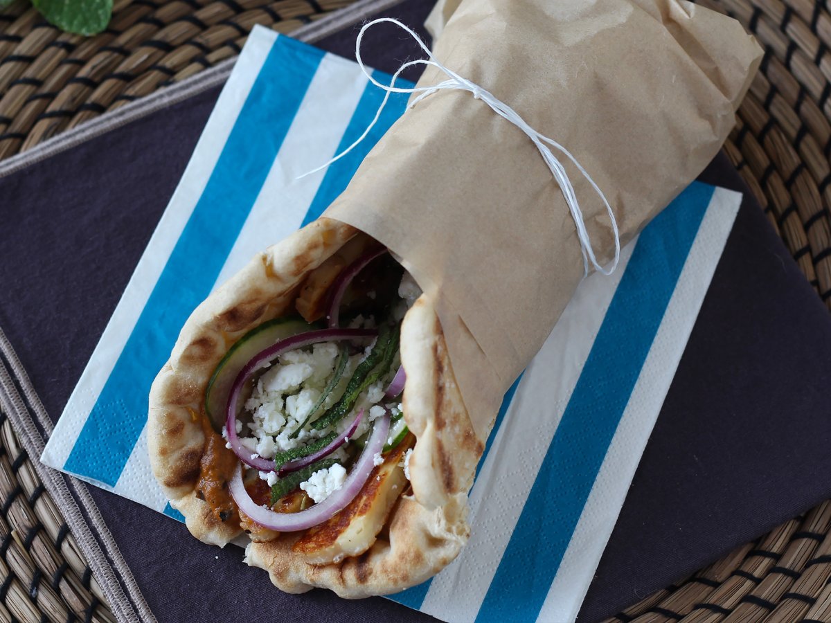 Hellimli Gyros, Yunan sandviçinin vejetaryen versiyonu! - fotoğraf 4