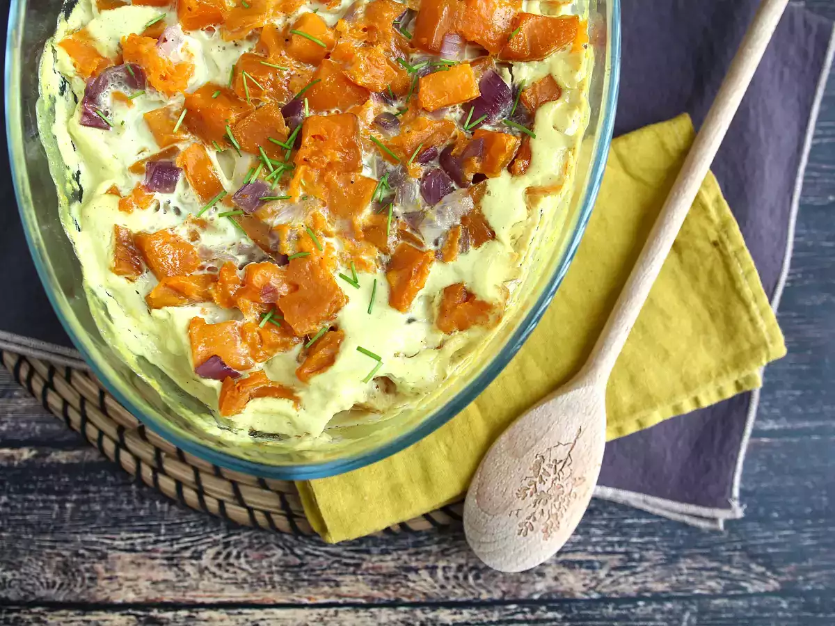 Hindistan cevizi sütü ve köri ile tatlandırılmış tatlı patates graten - fotoğraf 3