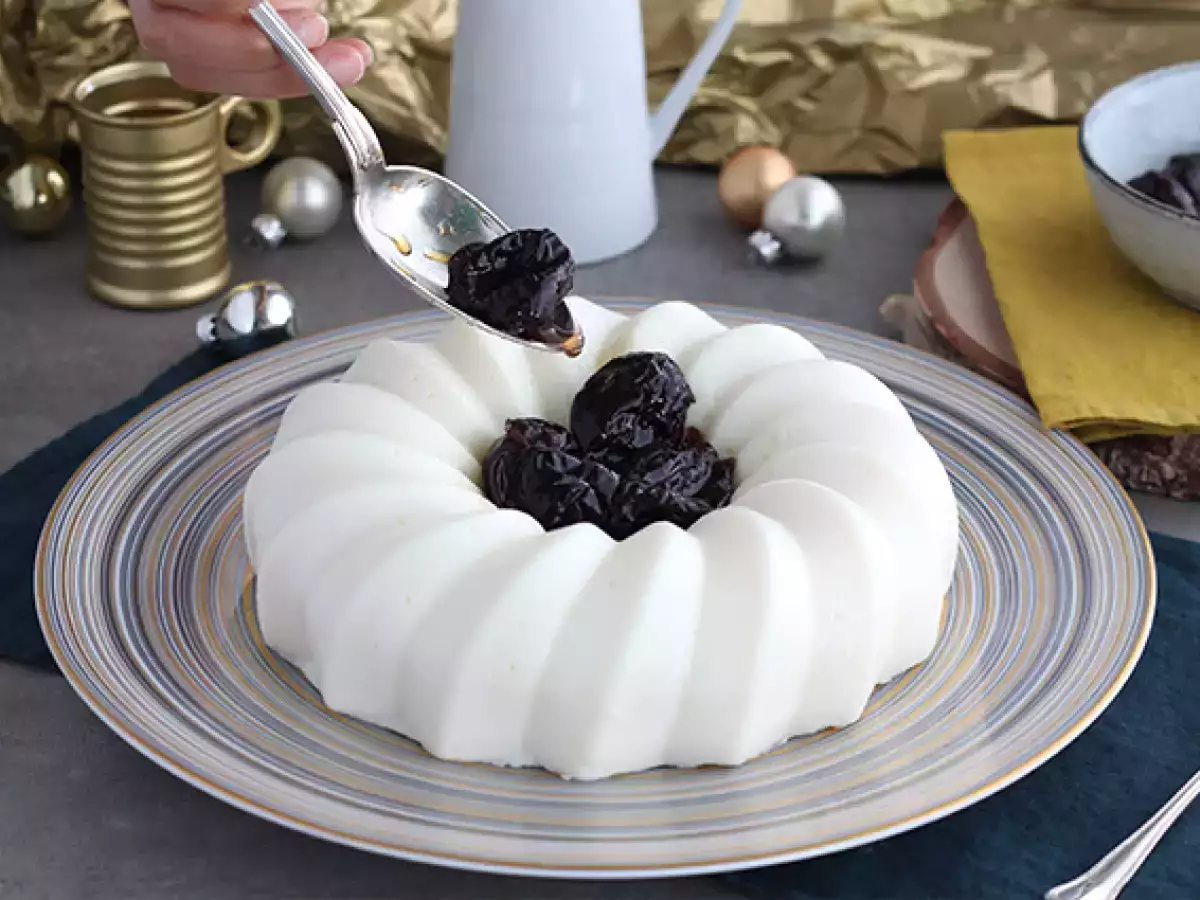 Hindistan Cevizli Blanc-Manger ve Kuru Erik Sosu - fotoğraf 7