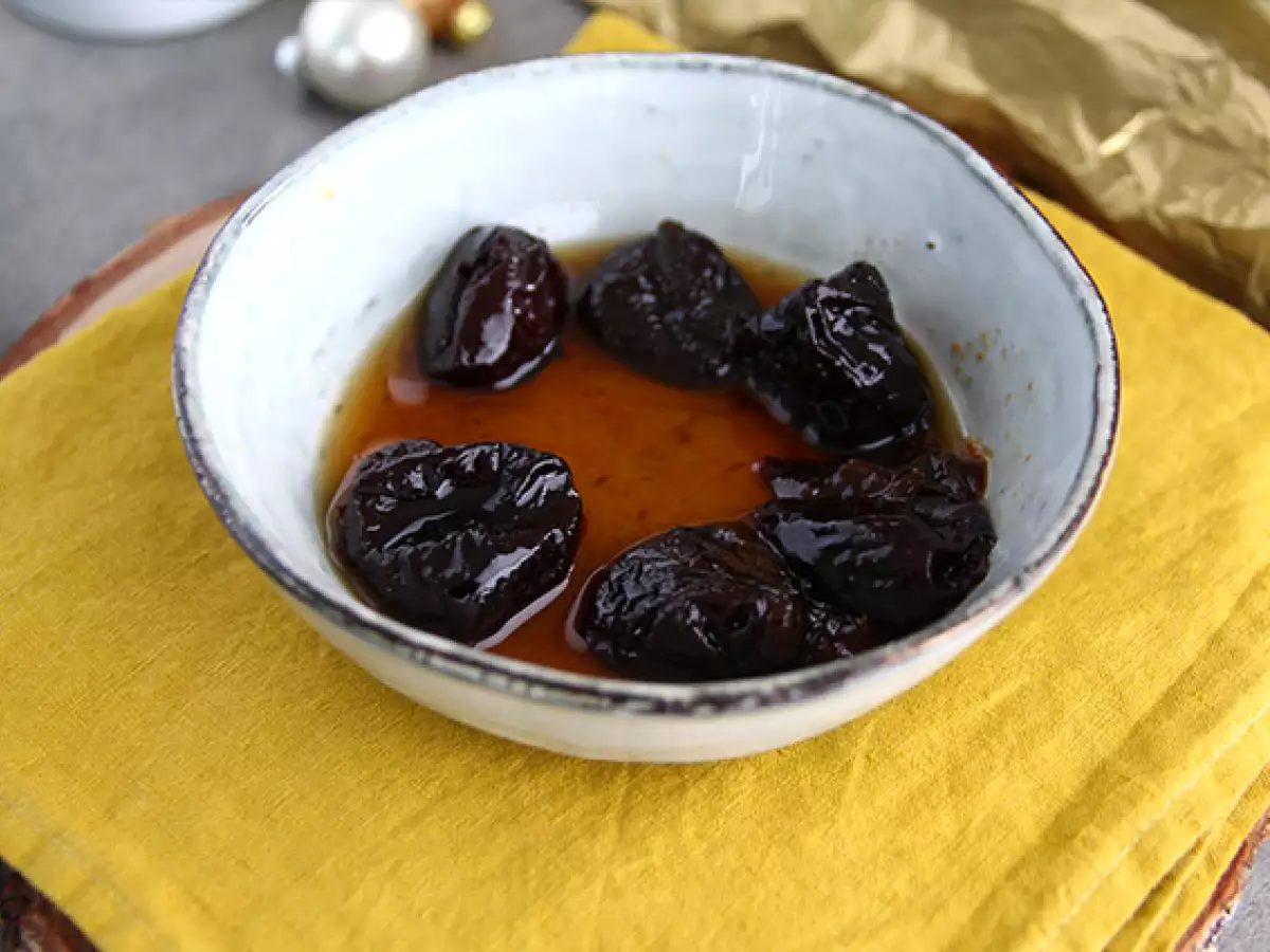 Hindistan Cevizli Blanc-Manger ve Kuru Erik Sosu - fotoğraf 8