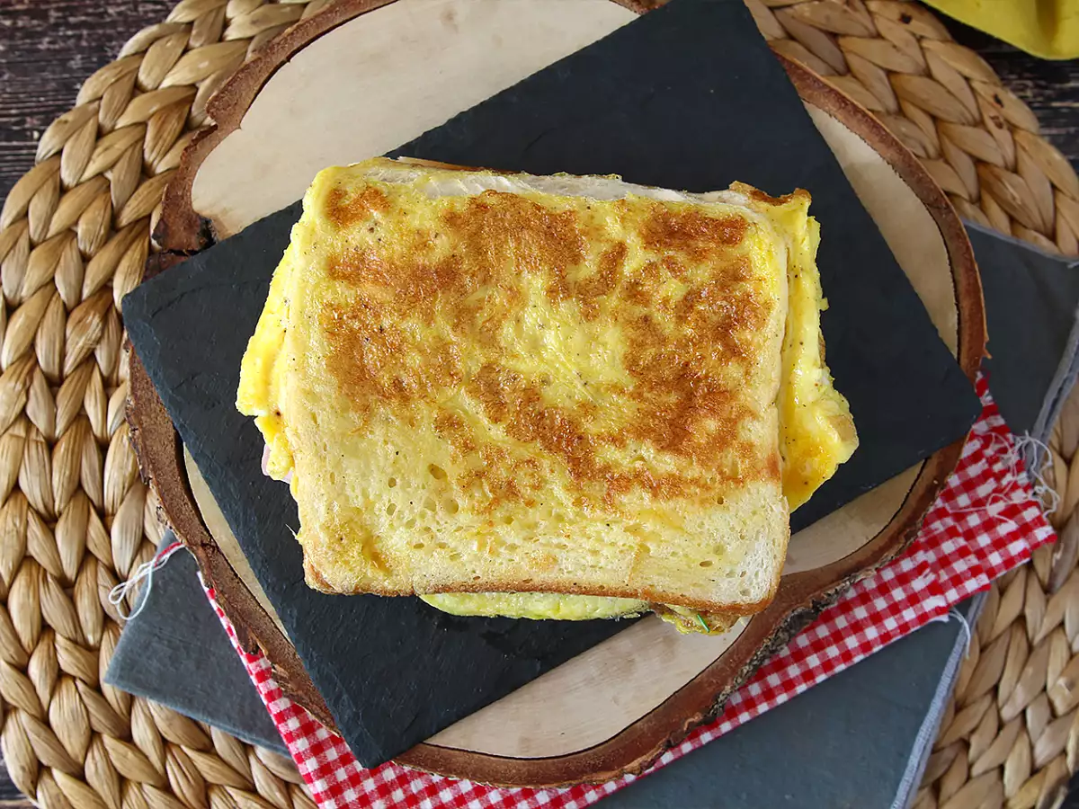 Hızlı omletli sandviç – Fransız tostu usulü omletli sandviç – Pratik yumurtalı sandviç tarifi - fotoğraf 4