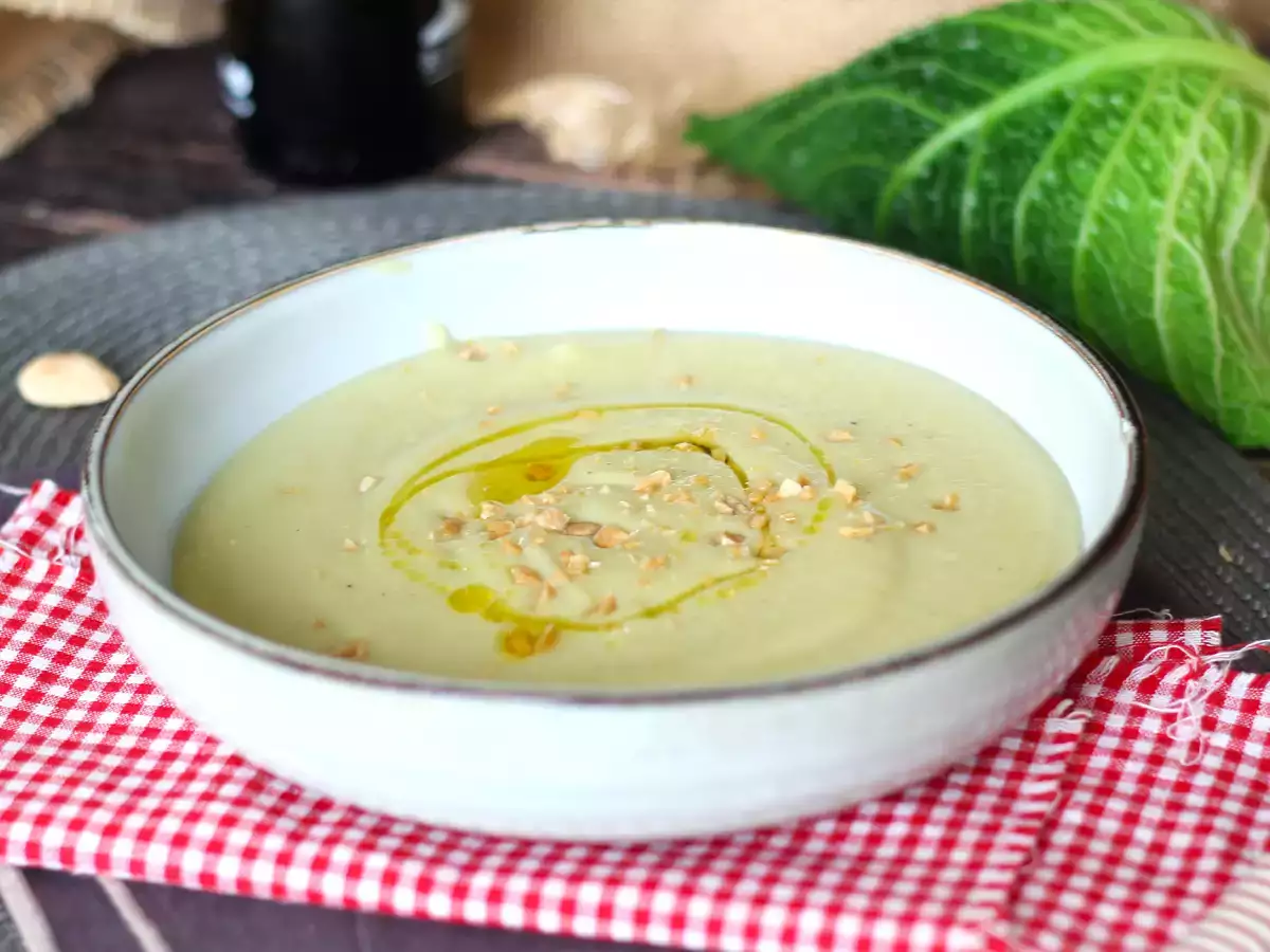 Hızlı pişiricide kremalı lahana ve patates çorbası