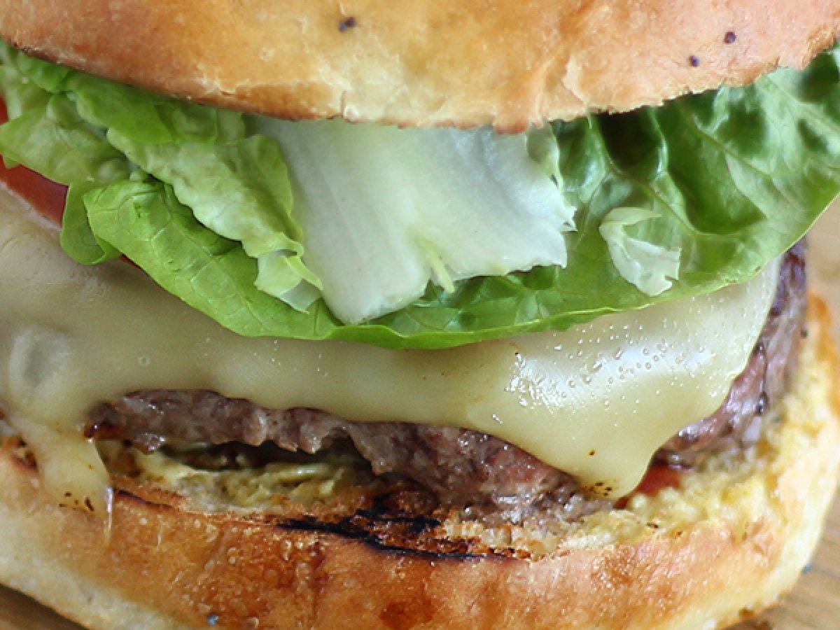 Hızlı ve kolay ev yapımı burger - fotoğraf 4