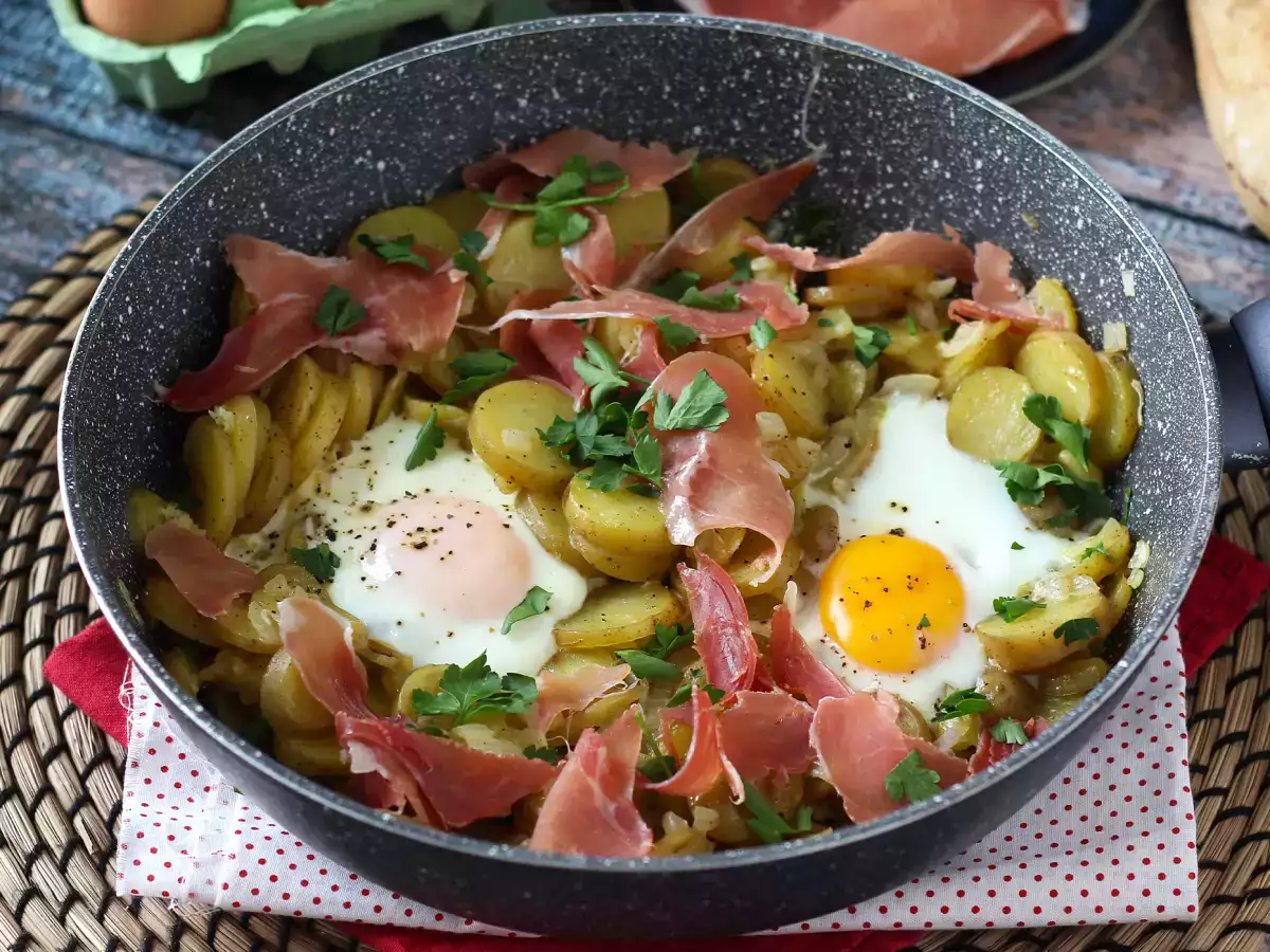 Huevos rotos: Patates ve yumurtayla hazırlanan pratik İspanyol tarifi - fotoğraf 3
