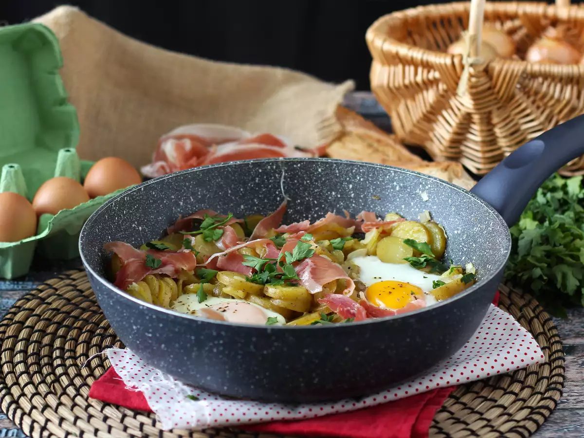 Huevos rotos: Patates ve yumurtayla hazırlanan pratik İspanyol tarifi - fotoğraf 5