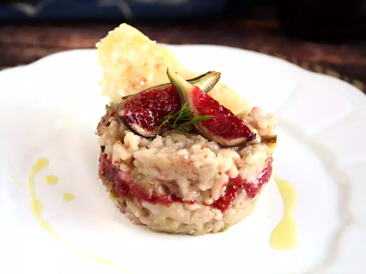 İncir, gorgonzola ve jambonlu risotto