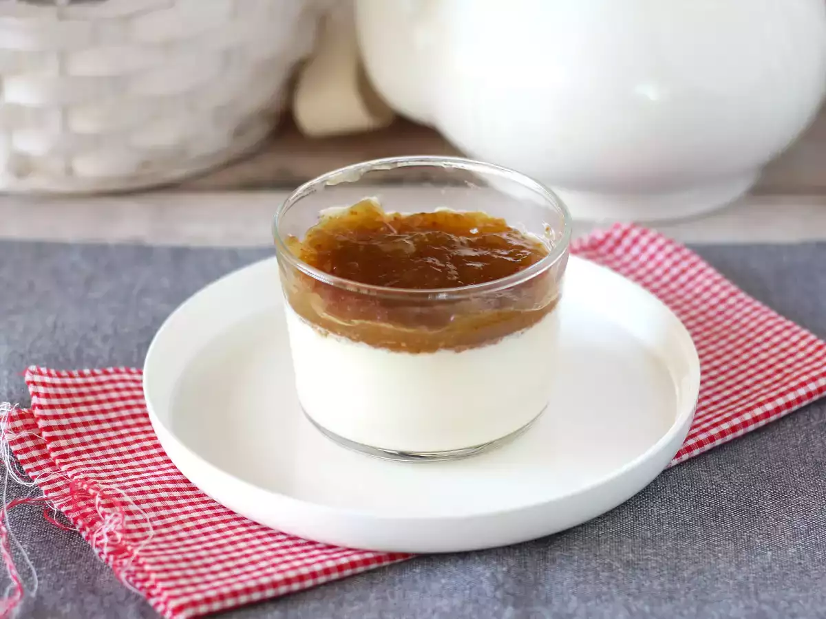 İncir soslu vanilyalı panna cotta