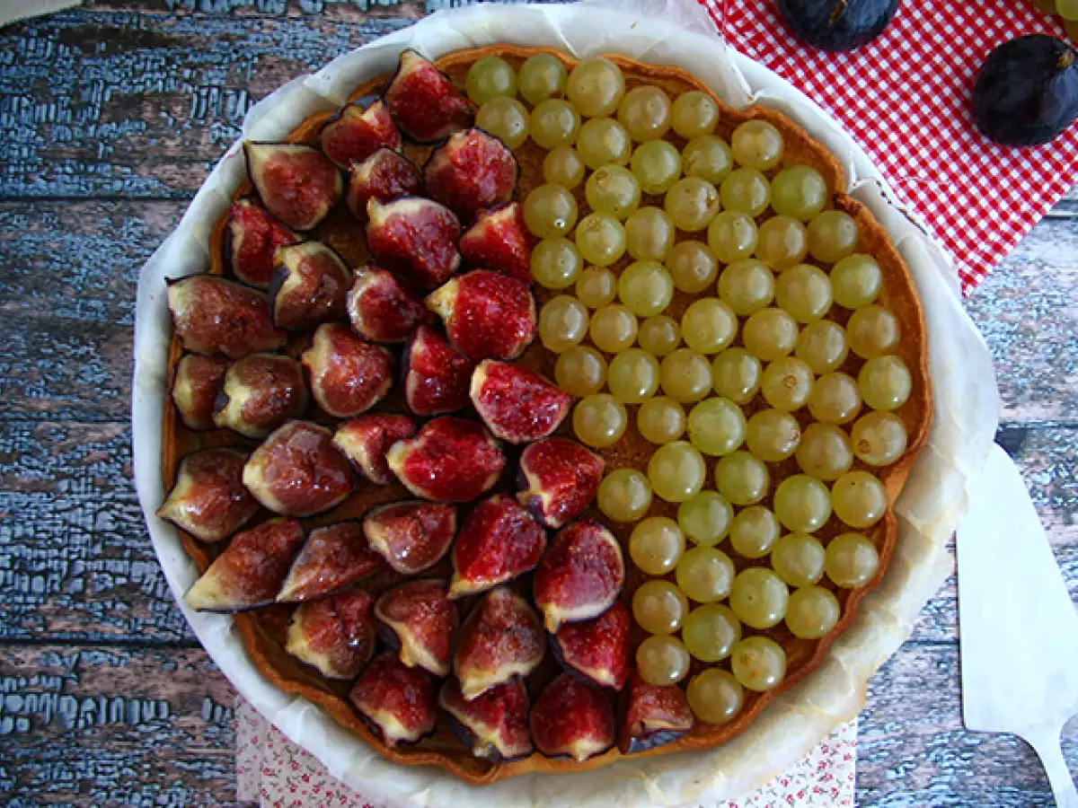 İncirli ve Üzümlü Tart