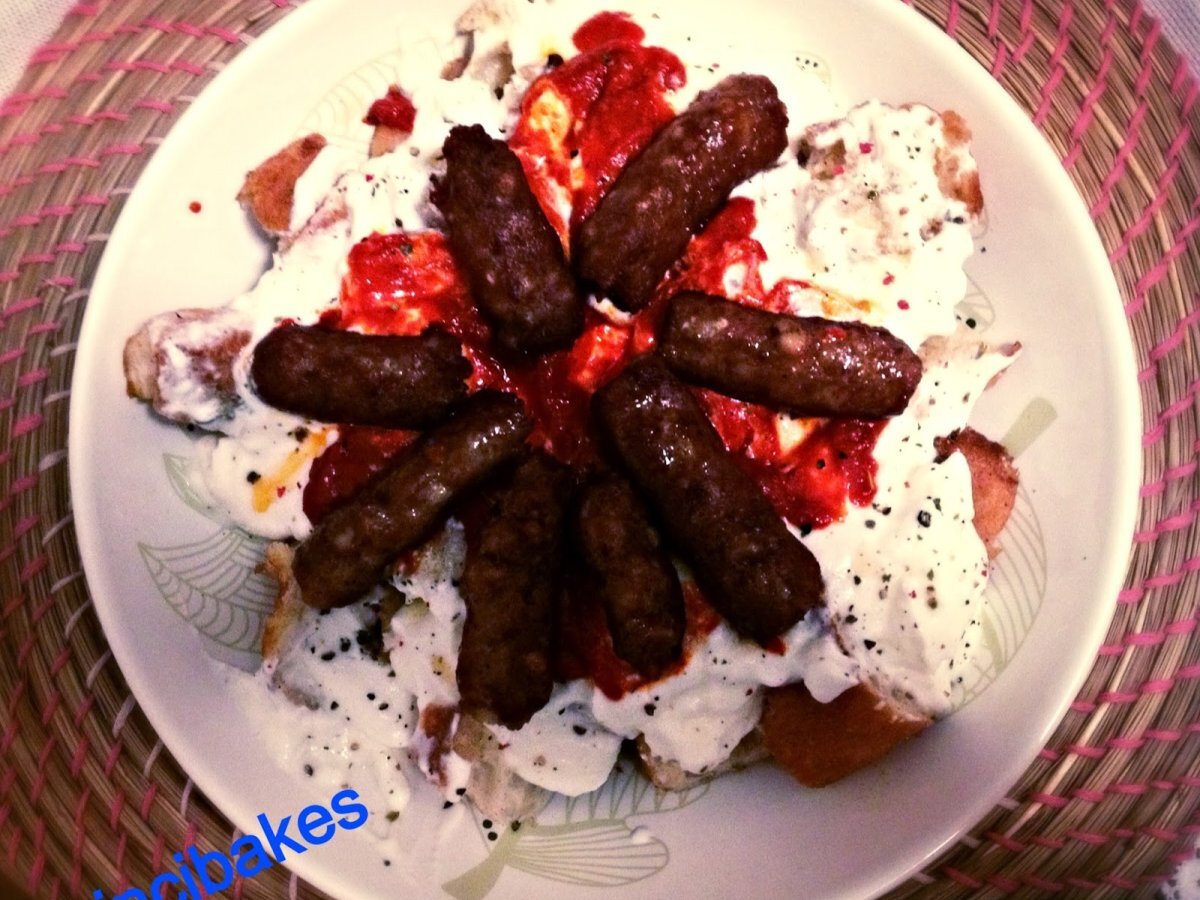 İNEGÖL KÖFTELİ YOĞURTLU KEBAP