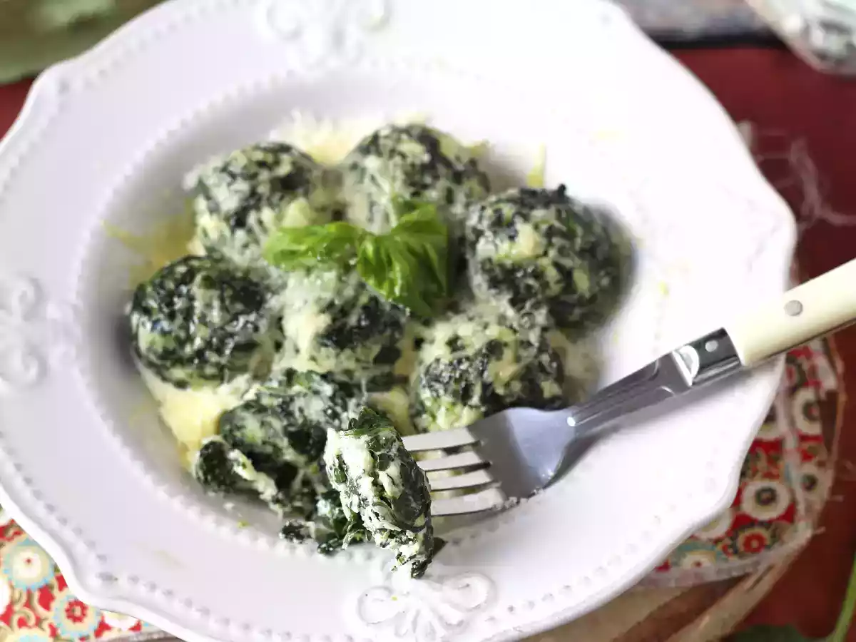 Ispanak ve ricotta malfatti, kolay, yoğurmasız ev yapımı makarna tarifi - fotoğraf 3