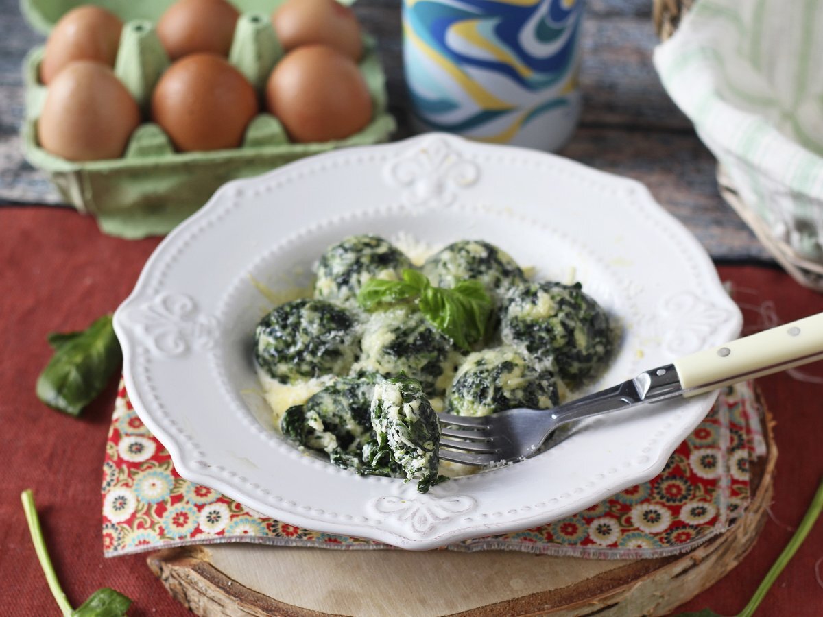 Ispanak ve ricotta malfatti, kolay, yoğurmasız ev yapımı makarna tarifi - fotoğraf 5