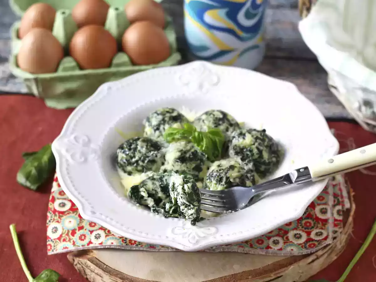 Ispanak ve ricotta malfatti, kolay, yoğurmasız ev yapımı makarna tarifi - fotoğraf 5