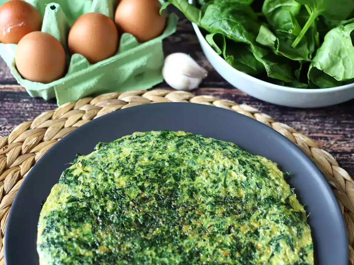 Ispanaklı omlet, kolay ve lezzetli vejetaryen ikinci yemek - fotoğraf 2