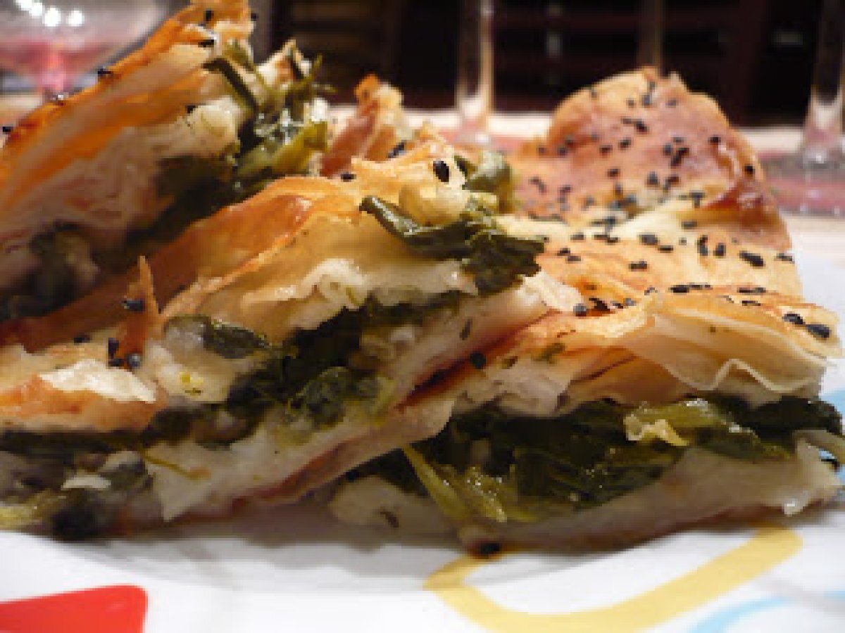 Ispanaklı pırasalı börek