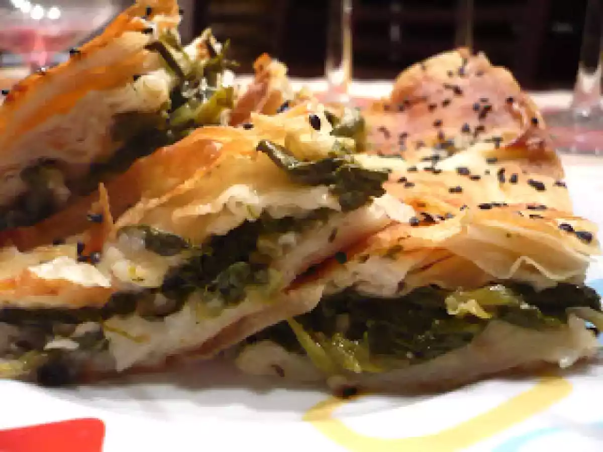 Ispanaklı pırasalı börek