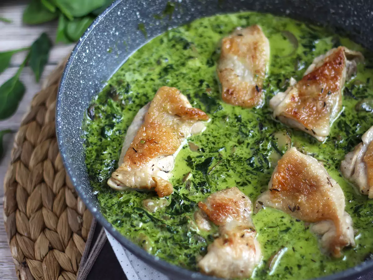 Ispanaklı ve Mantarlı Kremalı Soslu Tavuk - fotoğraf 2