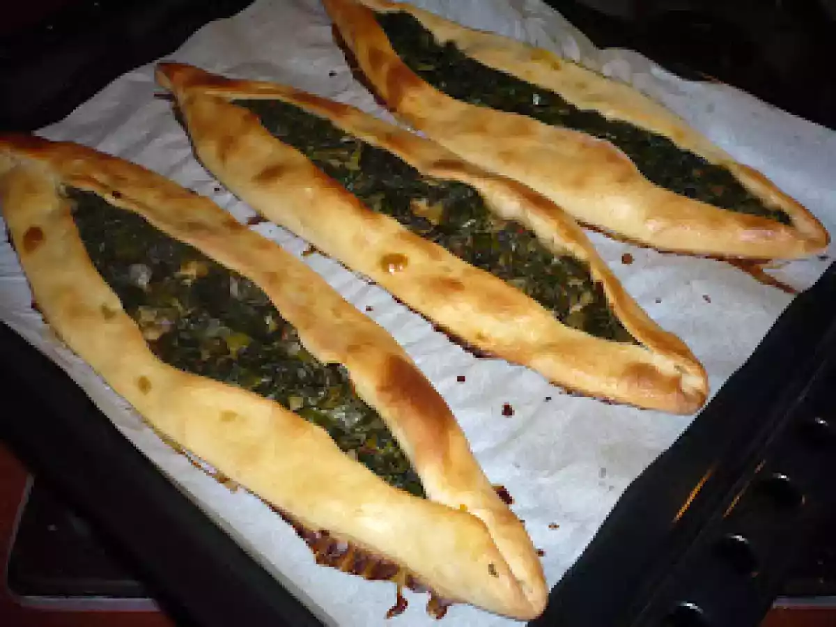 Ispanaklı ve Pırasalı Pide