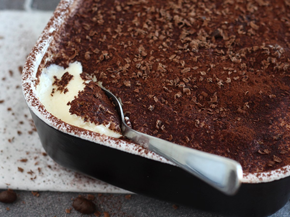 İtalyan Tiramisu - Video tarifi ! - fotoğraf 7