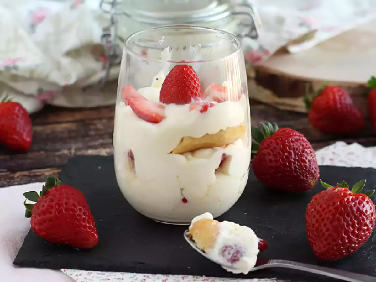 İyice Soğutulmuş Çilekli Tiramisu Kupları - fotoğraf 2