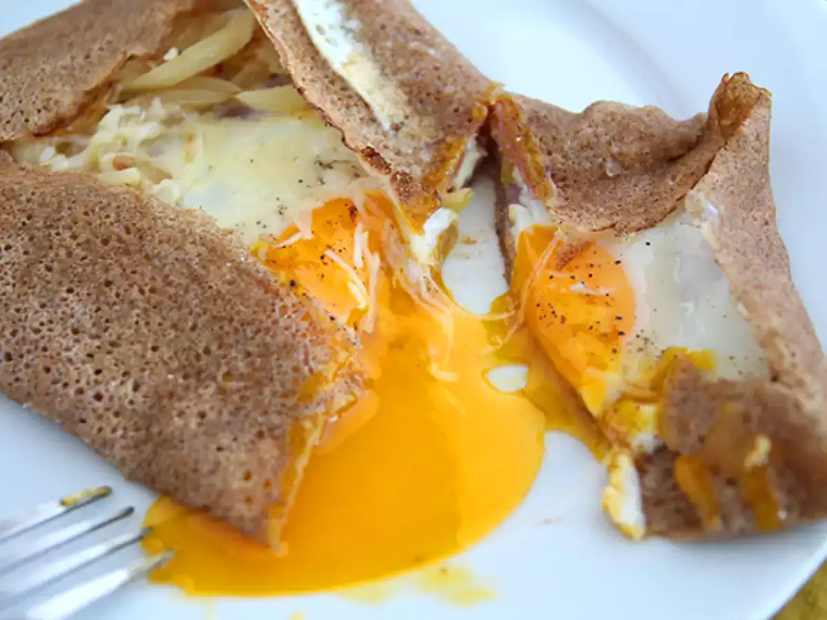 Jambon, peynir ve yumurtalı kepekli karabuğday krepleri - fotoğraf 2