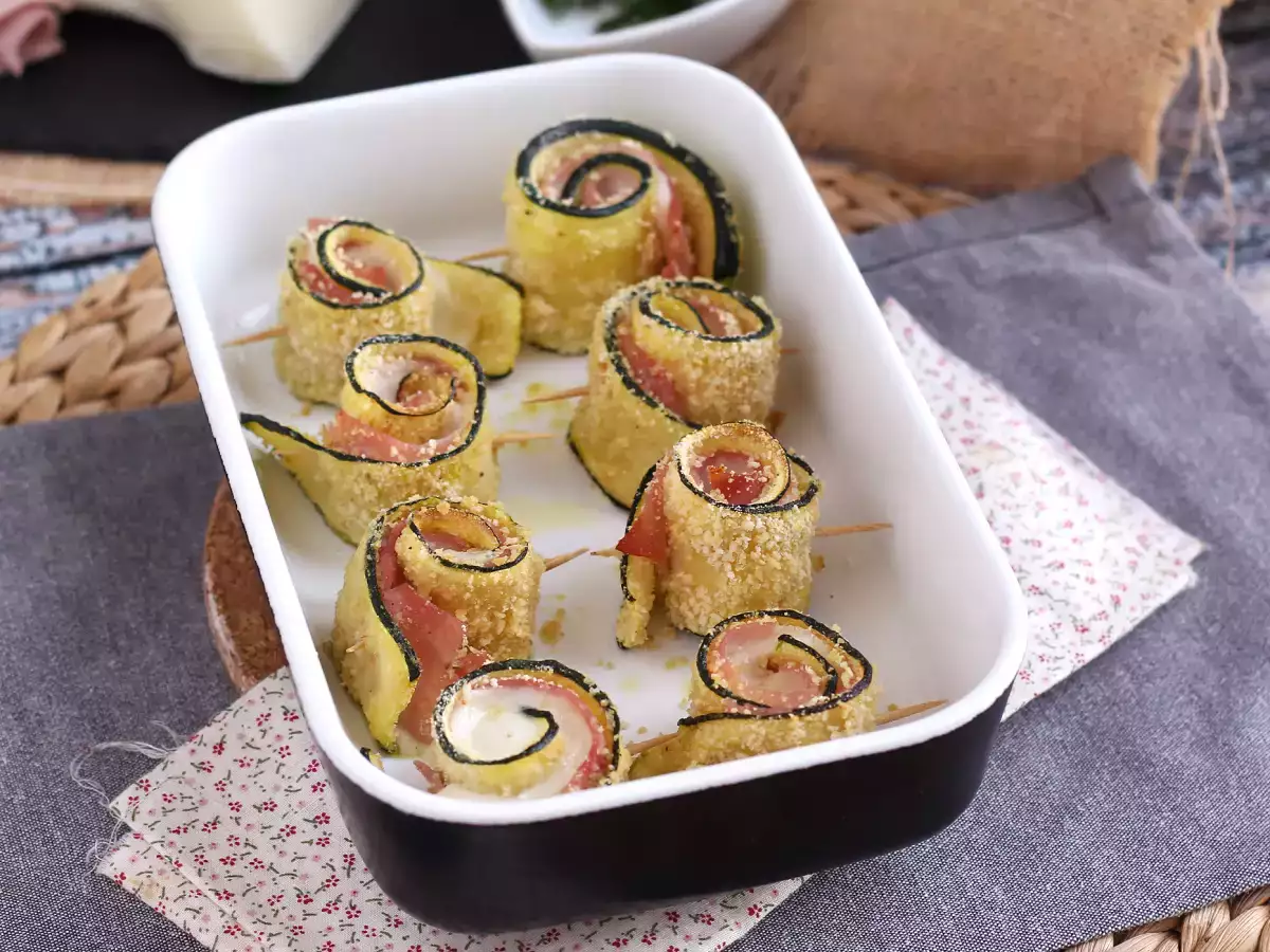 Jambon ve scamorza peynirli fırında kabak ruloları - fotoğraf 3