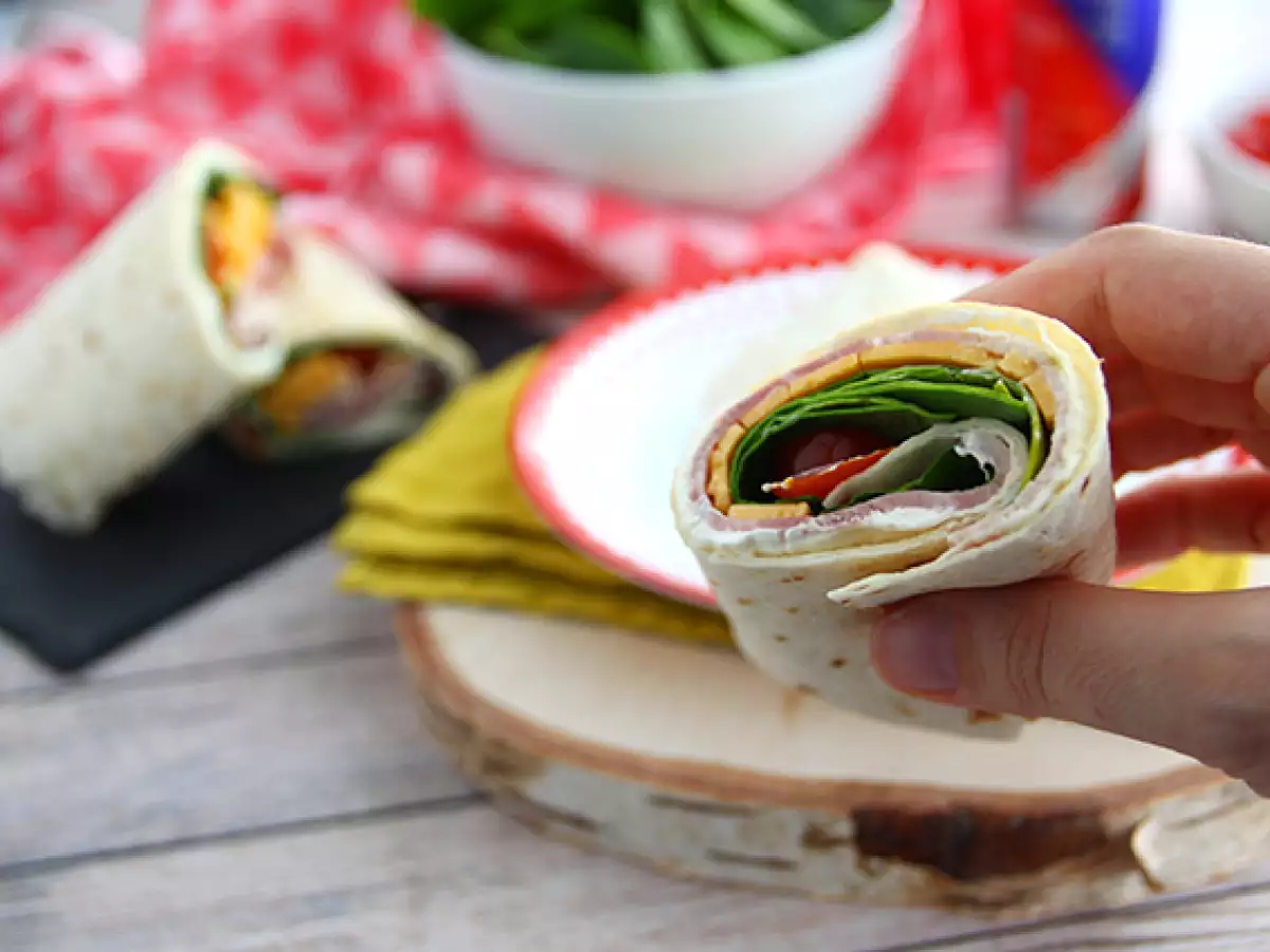 Jambonlu, çedarlı ve ıspanaklı dürüm - fotoğraf 3