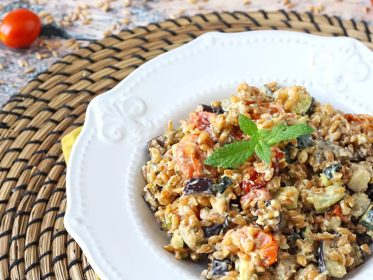Kabak, patlıcan ve çeri domatesli kremalı kılçıksız buğday salatası - fotoğraf 7
