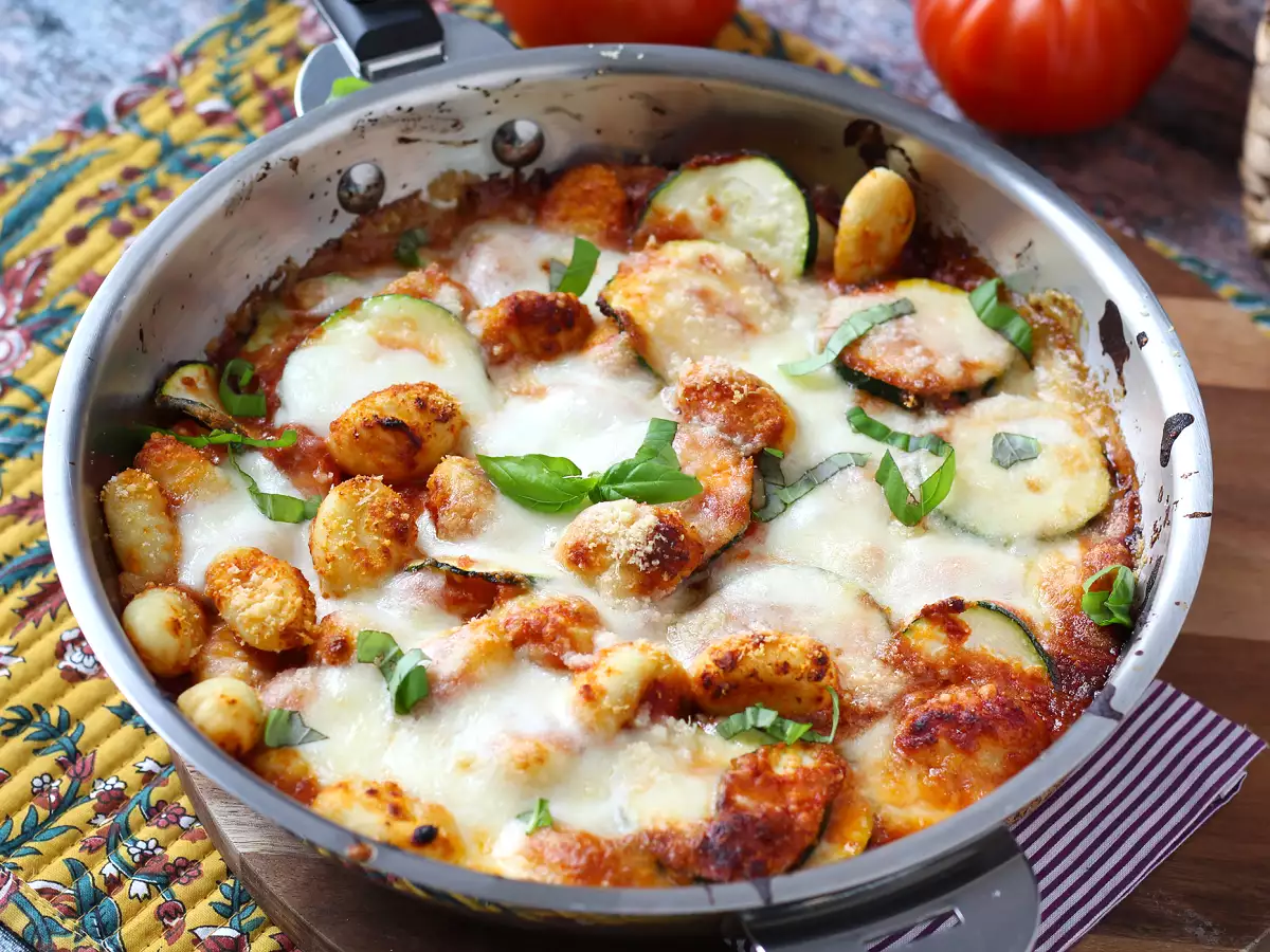Kabaklı, gnocchi ve mozzarella peynirli graten için hızlı tarif - fotoğraf 2