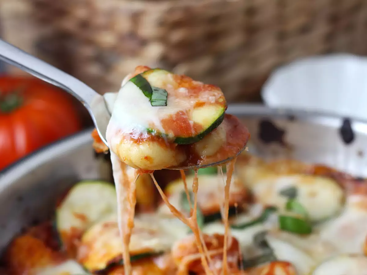 Kabaklı, gnocchi ve mozzarella peynirli graten için hızlı tarif - fotoğraf 3