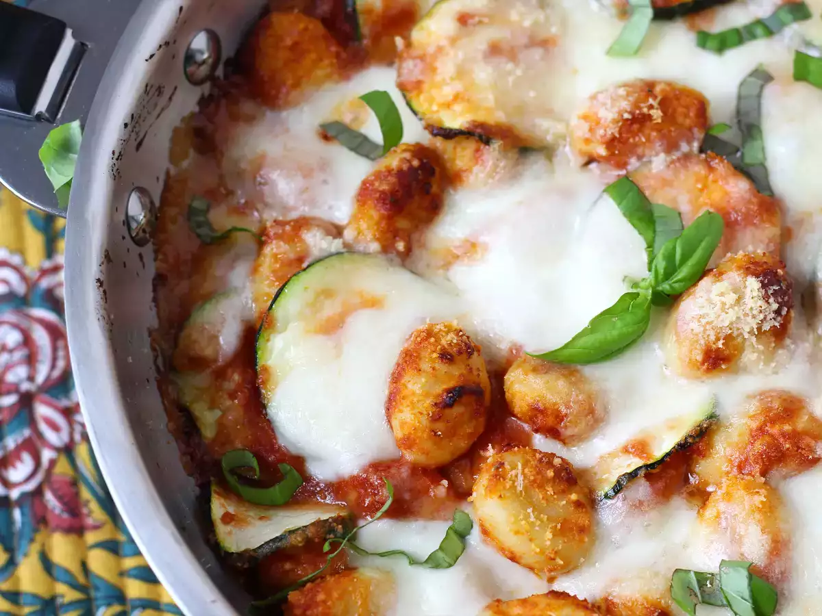 Kabaklı, gnocchi ve mozzarella peynirli graten için hızlı tarif - fotoğraf 6