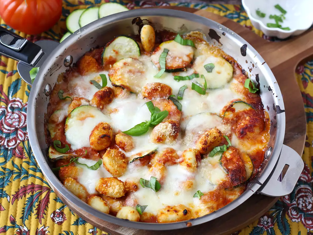 Kabaklı, gnocchi ve mozzarella peynirli graten için hızlı tarif - fotoğraf 8