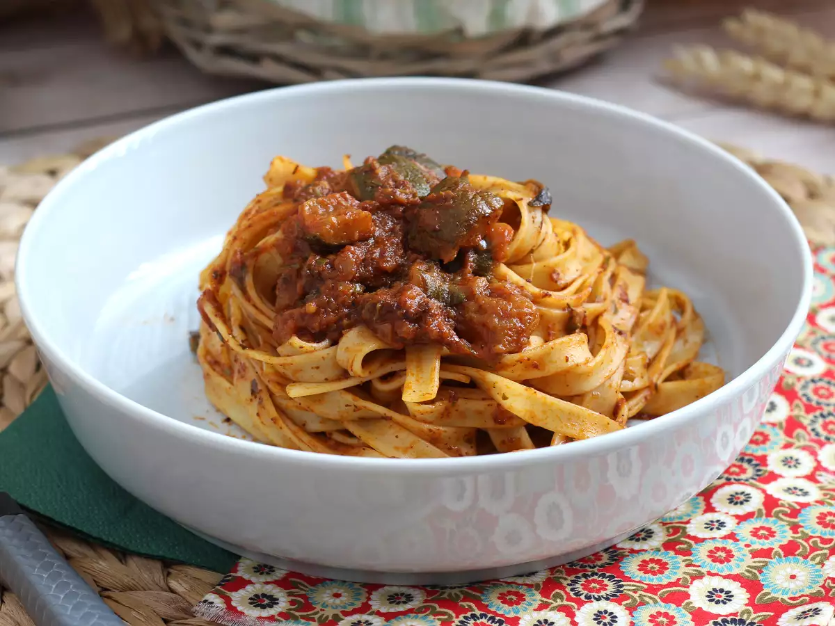 Kabaklı Ragù Soslu Tagliatelle: Herkesin Seveceği Vejetaryen Bir Makarna - fotoğraf 2
