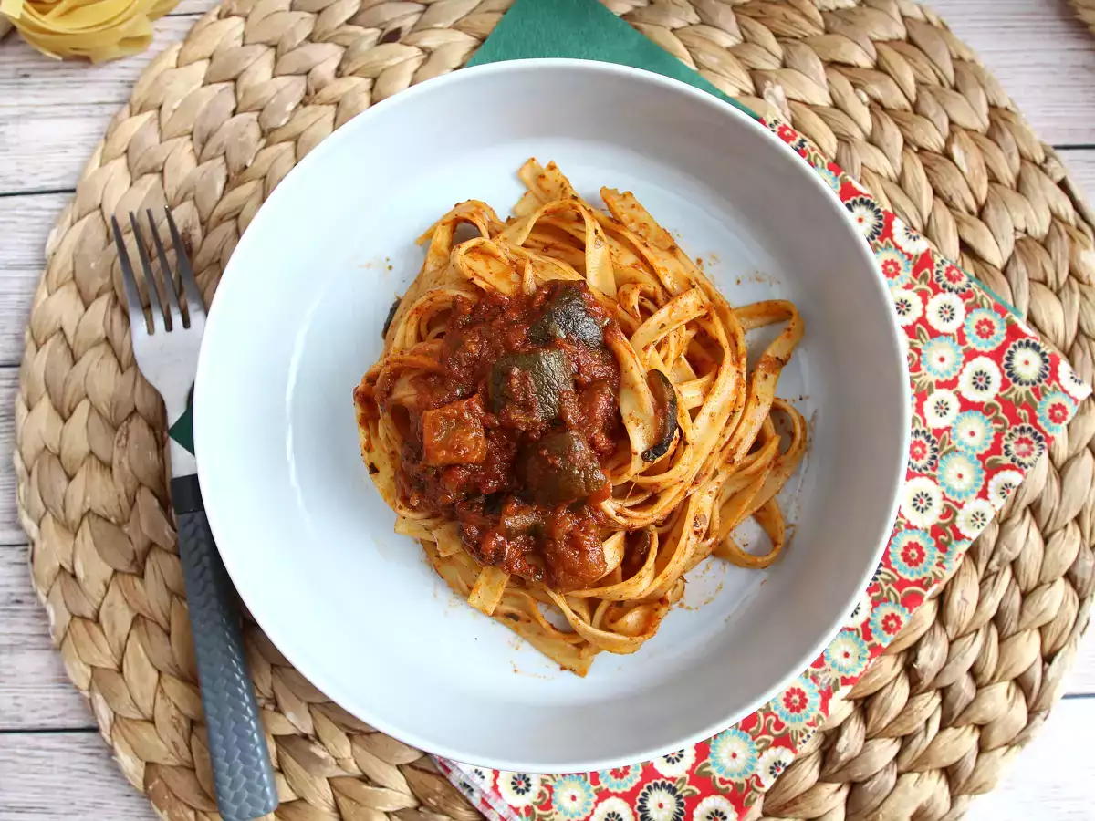 Kabaklı Ragù Soslu Tagliatelle: Herkesin Seveceği Vejetaryen Bir Makarna - fotoğraf 3