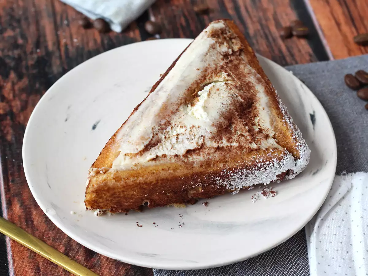 Kahve severler için kalıpsız Tiramisu şekilli kütük - fotoğraf 2