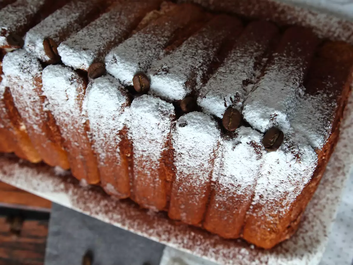 Kahve severler için kalıpsız Tiramisu şekilli kütük - fotoğraf 8