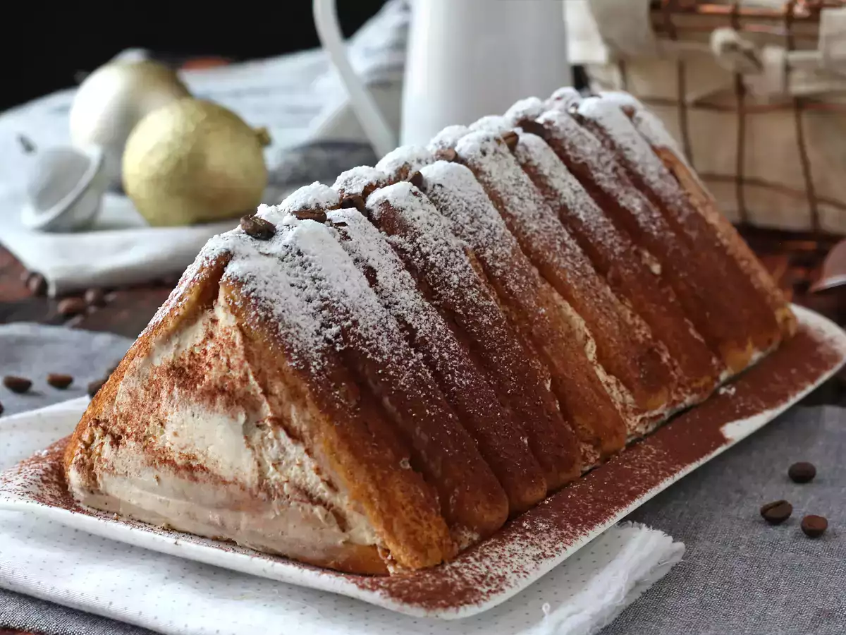 Kahve severler için kalıpsız Tiramisu şekilli kütük - fotoğraf 9