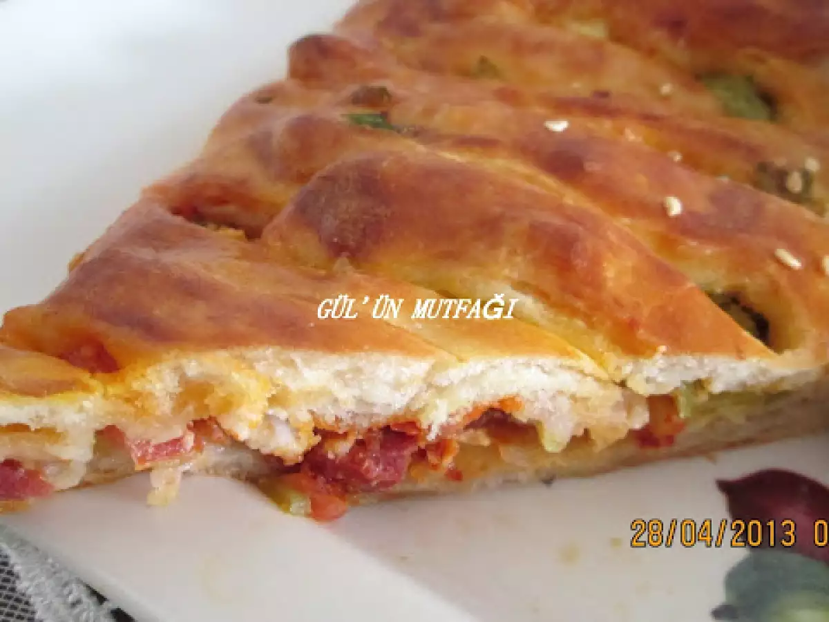 Kapalı pizza - fotoğraf 2