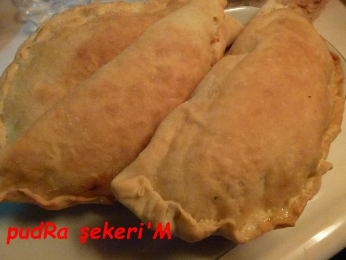 Kapalı pizza-(Calzone)